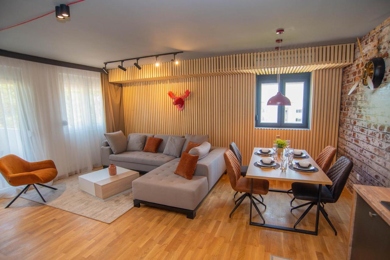 Stylish Two Bedroom Apartment At Ljubovic-Hill Park 포드고리차 외부 사진