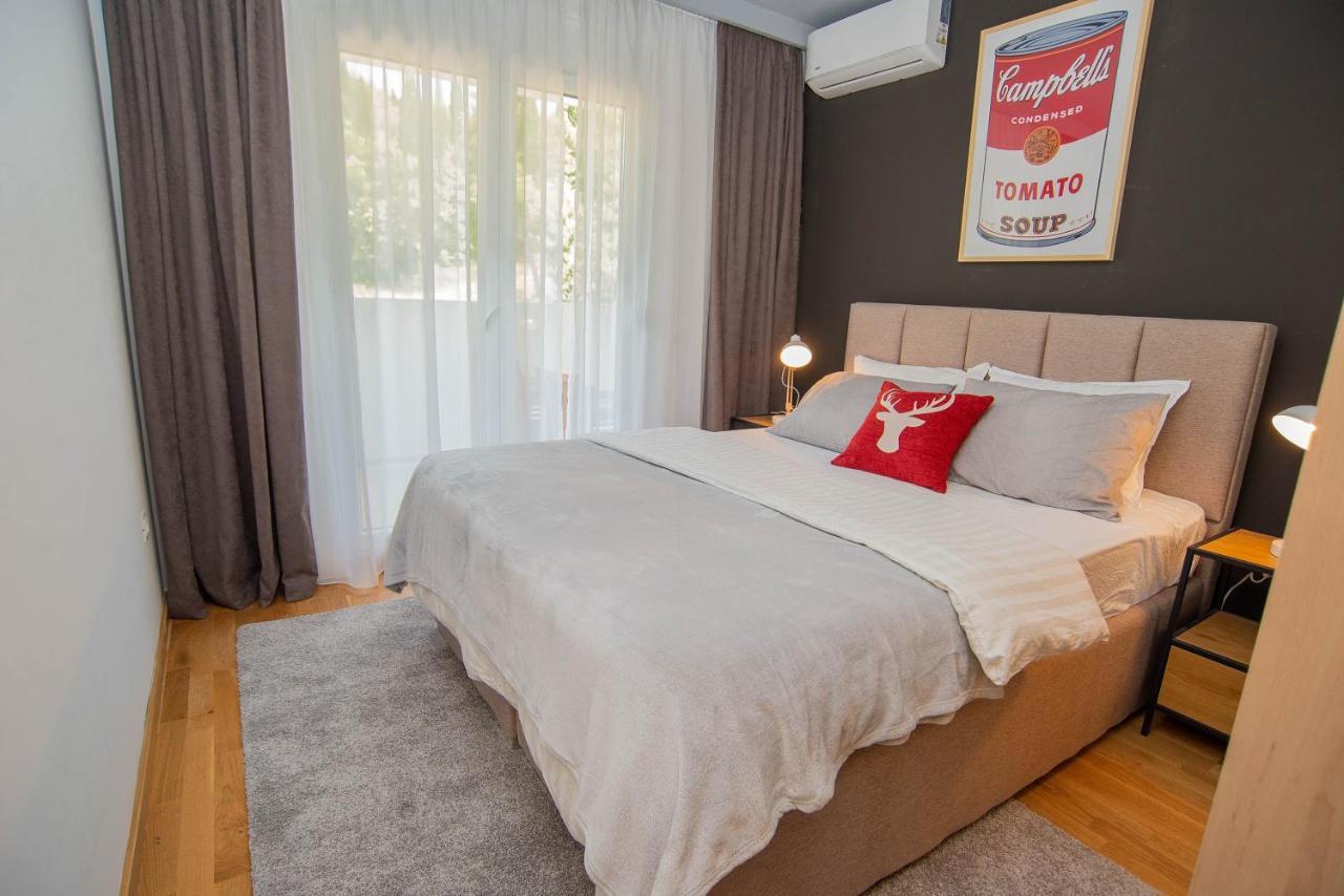 Stylish Two Bedroom Apartment At Ljubovic-Hill Park 포드고리차 외부 사진