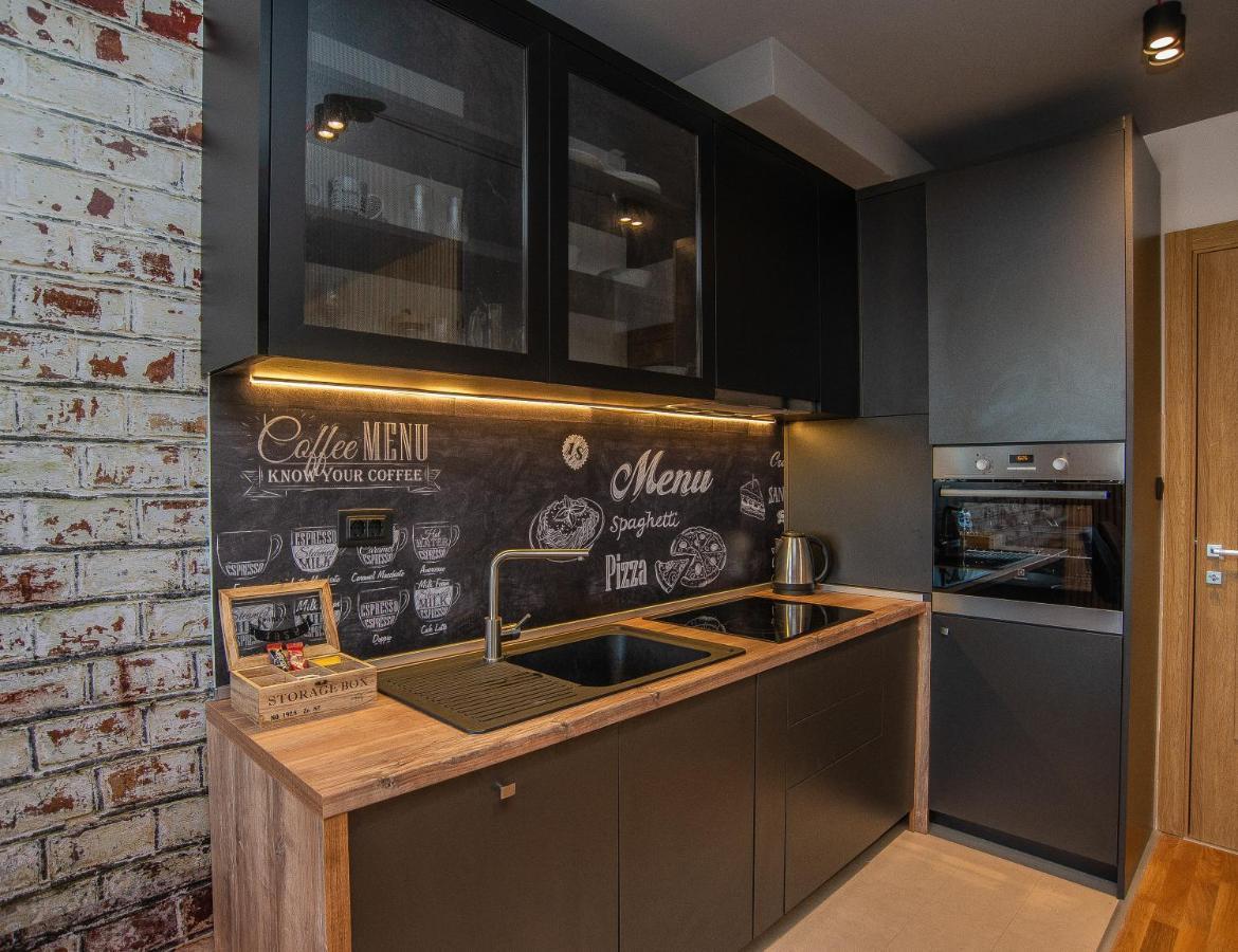 Stylish Two Bedroom Apartment At Ljubovic-Hill Park 포드고리차 외부 사진